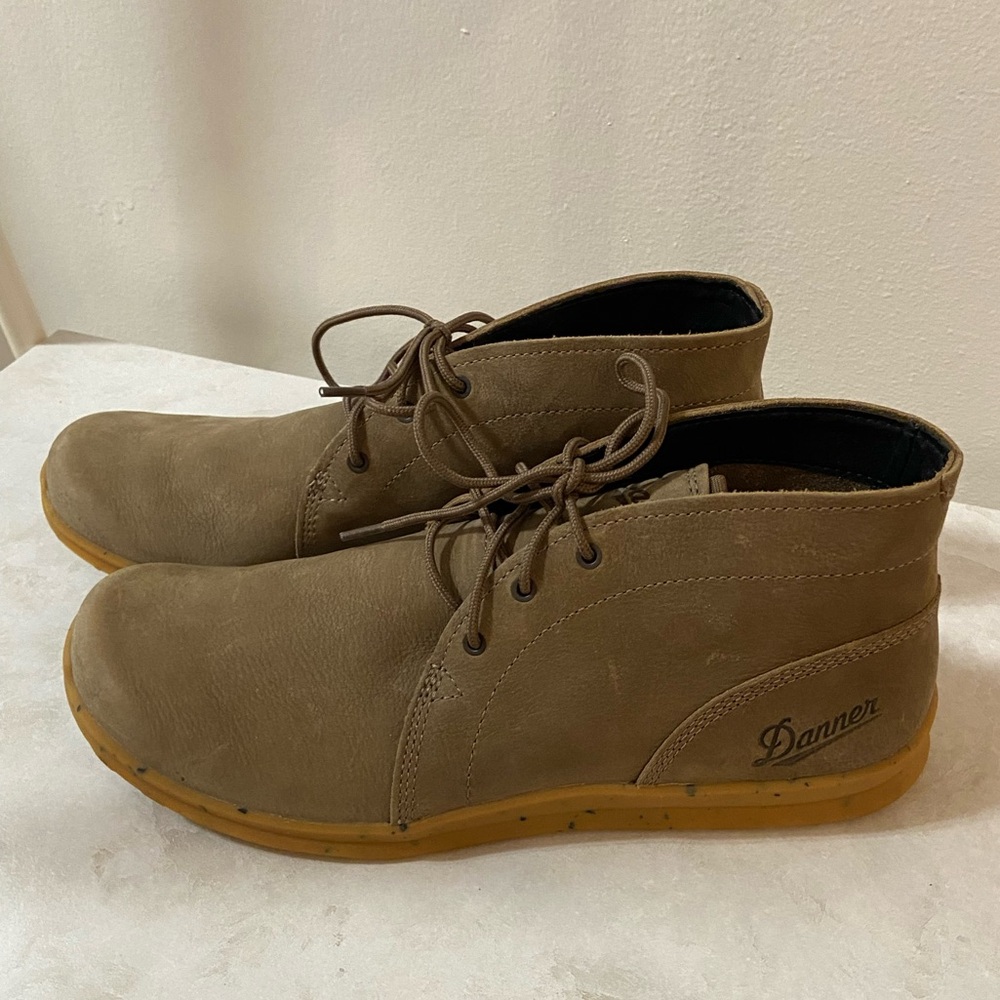 Danner Brown Leather Chukka Boots with Classic Design - Picture 2 of 6